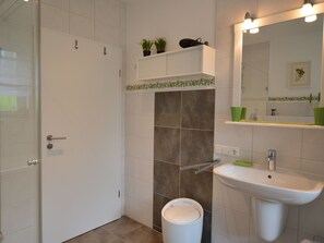 Ferienhaus | Badezimmer | Badewanne
