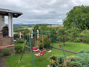 Garden - Holiday Home in Ittel Near Hiking Trails (Welschbillig)