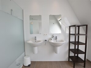 Apartment | Badezimmer | Dusche