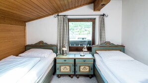 Room - Cozy Apartment in Kitzbuhel Tyrol Near Ski Area (Kitzbuehel)