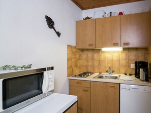 Espressomaschine, Kühlschrank, Mikrowelle, Geschirrspüler