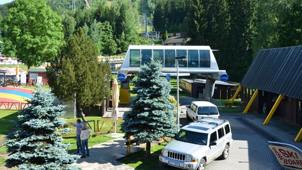 Exterior - Authentic Log Cabin With Fireplace, Only 300m to the Ski Slope, Unobstructed View (Korenov)