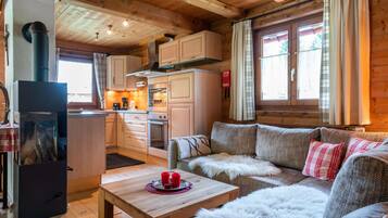 Nhà gỗ | Khu phòng khách | TV