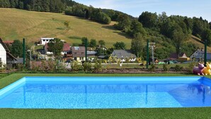 Exterior - Holiday Home With Large Garden, Private Swimming Pool, Beautiful View and Directly by the Piste (Dolni Dvur)
