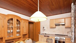House | Private kitchen - Romantic Holiday Home in Wallenborn near Forest (Wallenborn)