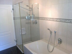 Bathroom - Delightful Villa in Gerolstein With Private Garden (Gerolstein)
