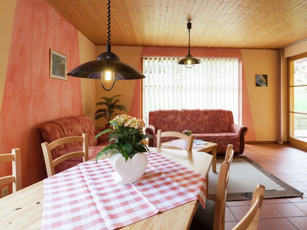 House | Dining
