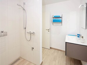 House | Bathroom - Strotzbusch Forest Hideaway (Strotzbusch)