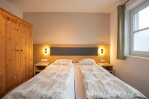 3 bedrooms, bed sheets - Apartment in Brixen Near Ski Lift (Brixen im Thale)