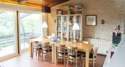 Modern Holiday Home With big Garden Near Forest