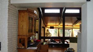 Rumah | Ruang keluarga | TV dan perapian