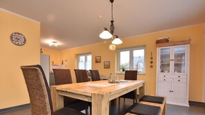 Dining - Holiday Home in Rerik near Baltic Sea (Rerik)