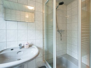 Apartment | Bathroom | Shower