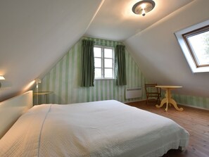 2 habitaciones y muebles diferentes 