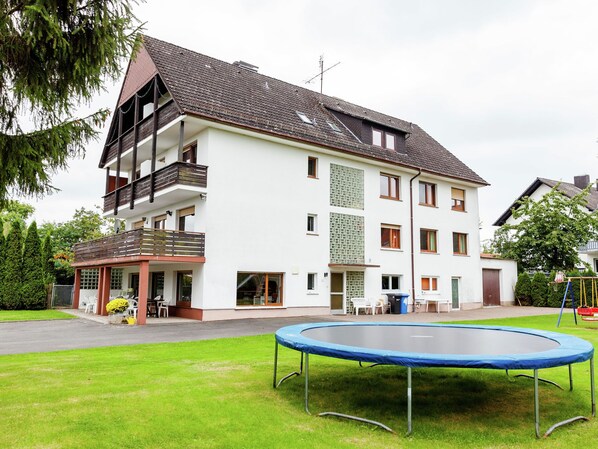 Exterior - Large Group House in Hesse With Common Room, Terrace, Garden - Ideally Situated (Homberg)