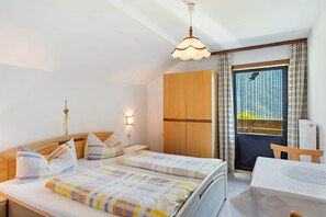 House | 3 bedrooms, individually furnished, bed sheets