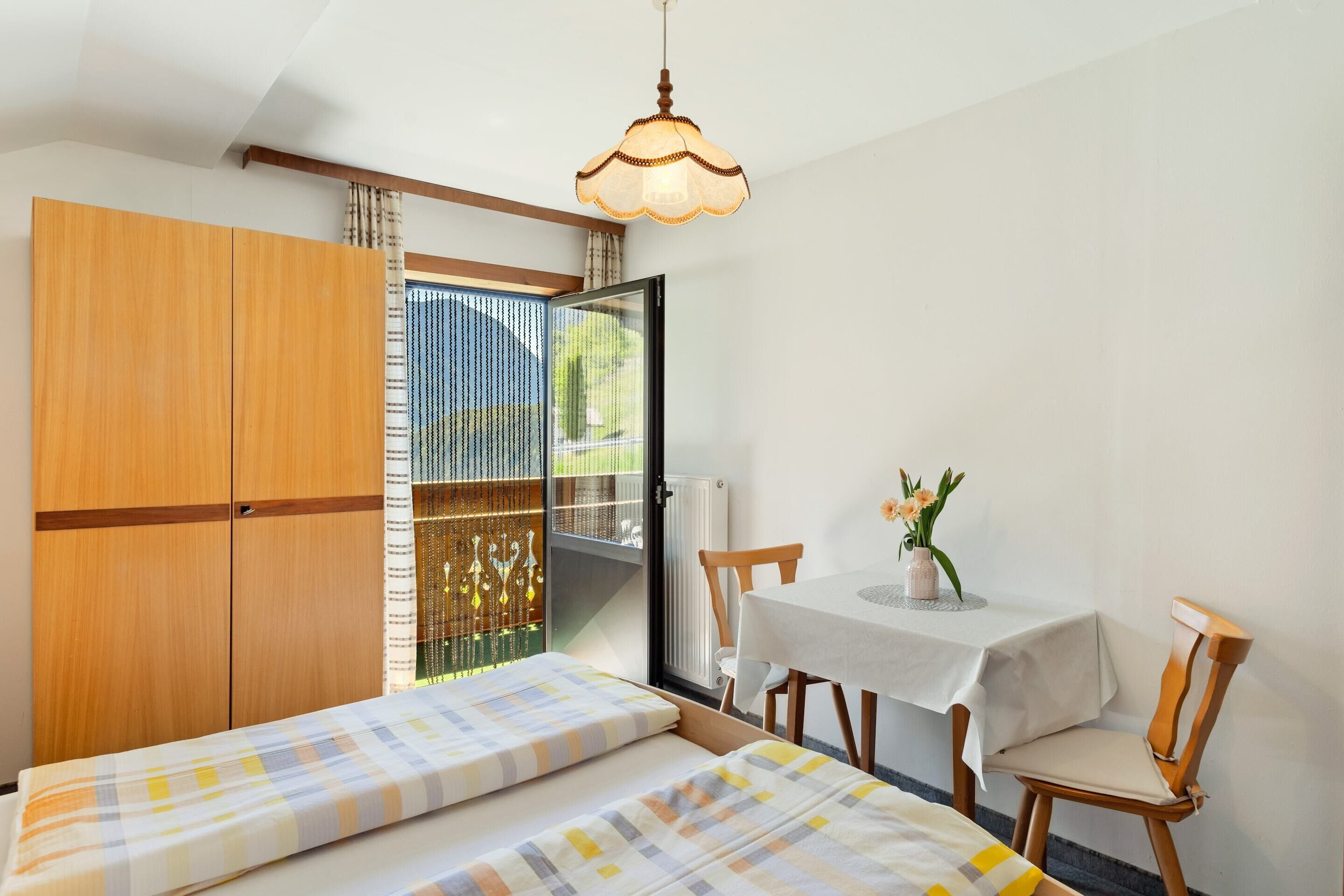 House | 3 bedrooms, individually furnished, bed sheets