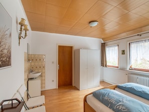 Huis | 8 slaapkamers, individueel gemeubileerd, een strijkplank/strijkijzer
