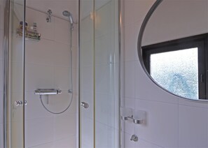 House | Bathroom - Holiday Home in Mielinghausen Near ski Area (Meschede)
