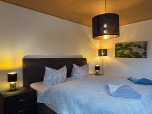 Ferienhaus | 2 Schlafzimmer, individuell eingerichtet, Bettwäsche