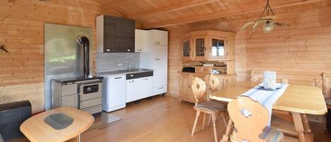 Huoneisto | Ruokailu