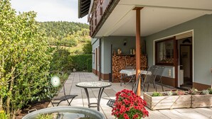 Balcony - Charming Holiday Home in Lehengericht Near the Forest (Schiltach)