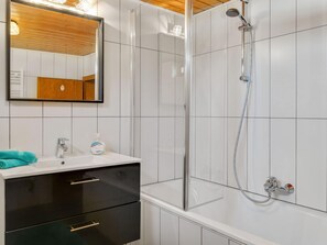 House | Bathroom - Boutique Holiday Home in Längenfeld near Ski Bus Stop (Laengenfeld)