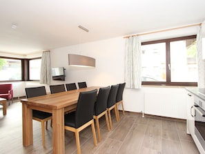 Dining - Modern Holiday Home in Fieberbrunn With Sauna (Fieberbrunn)