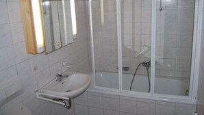 Apartment | Bathroom