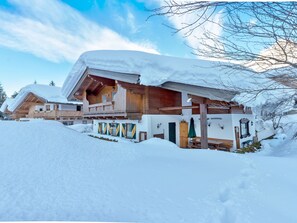 Exterior - Quaint Holiday Home Tyrol With Garden (St. Ulrich Am Pillersee)