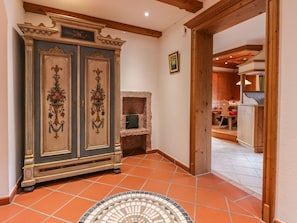 4 bedrooms, individually furnished, bed sheets - Quaint Holiday Home Tyrol With Garden (St. Ulrich Am Pillersee)