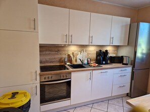 Maison | Cuisine privée | Micro-ondes, plaque de cuisson, lave-vaisselle, chaise haute