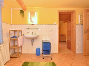 House | Bathroom - Ruhiges Ferienhaus in Drachselsried in Waldnahe (Drachselsried)