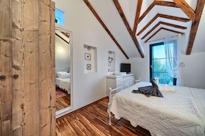 3 chambres, fer et planche à repasser, Wi-Fi gratuit, draps fournis