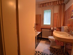 Combined shower/tub, towels - Modern Holiday Home in Sankt Anton im Montafon With Terrace (Sankt Anton im Montafon)