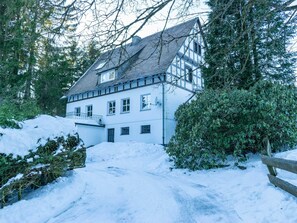 House | Exterior - Quaint Holiday Home near Ski Area in Neuastenberg (Winterberg)