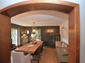 House | Dining - Quaint Holiday Home near Ski Area in Neuastenberg (Winterberg)