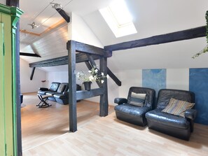 House | Game room - Ehemaliges Bauernhaus mit Liegewiese (Zenting)