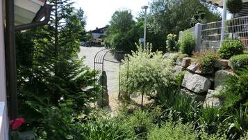 Apartment | Garden
