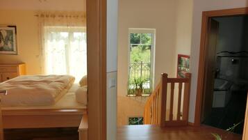 Apartment | 3 bedrooms, individually furnished, bed sheets