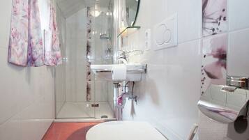 Apartment | Bathroom