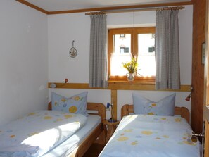 2 bedrooms, individually furnished, iron/ironing board, bed sheets