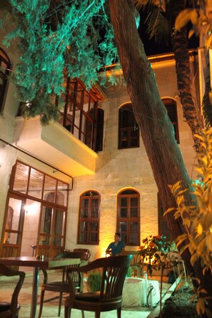 Front of property – evening/night - Duran Aga Konagi  (Gaziantep)