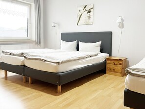 Hus | 2 sovrum, unika möbler och sängkläder