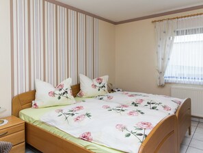 House | 2 bedrooms, individually furnished, bed sheets