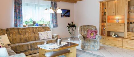 Ferienhaus | Wohnzimmer | Fernseher