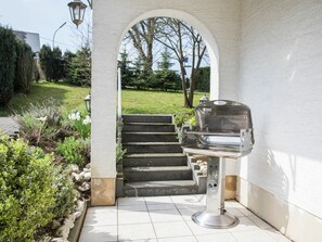 House | Terrace/patio - Erdgeschosswohnung in Ruhiger Lage (Lirstal)