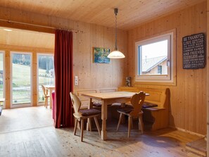 Chalet | Dining