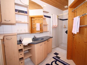 Bathroom - Charming Chalet in Hohentauern Near Ski Lift (Hohentauern)