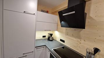 Apartemen | Dapur pribadi | Kursi makan untuk bayi